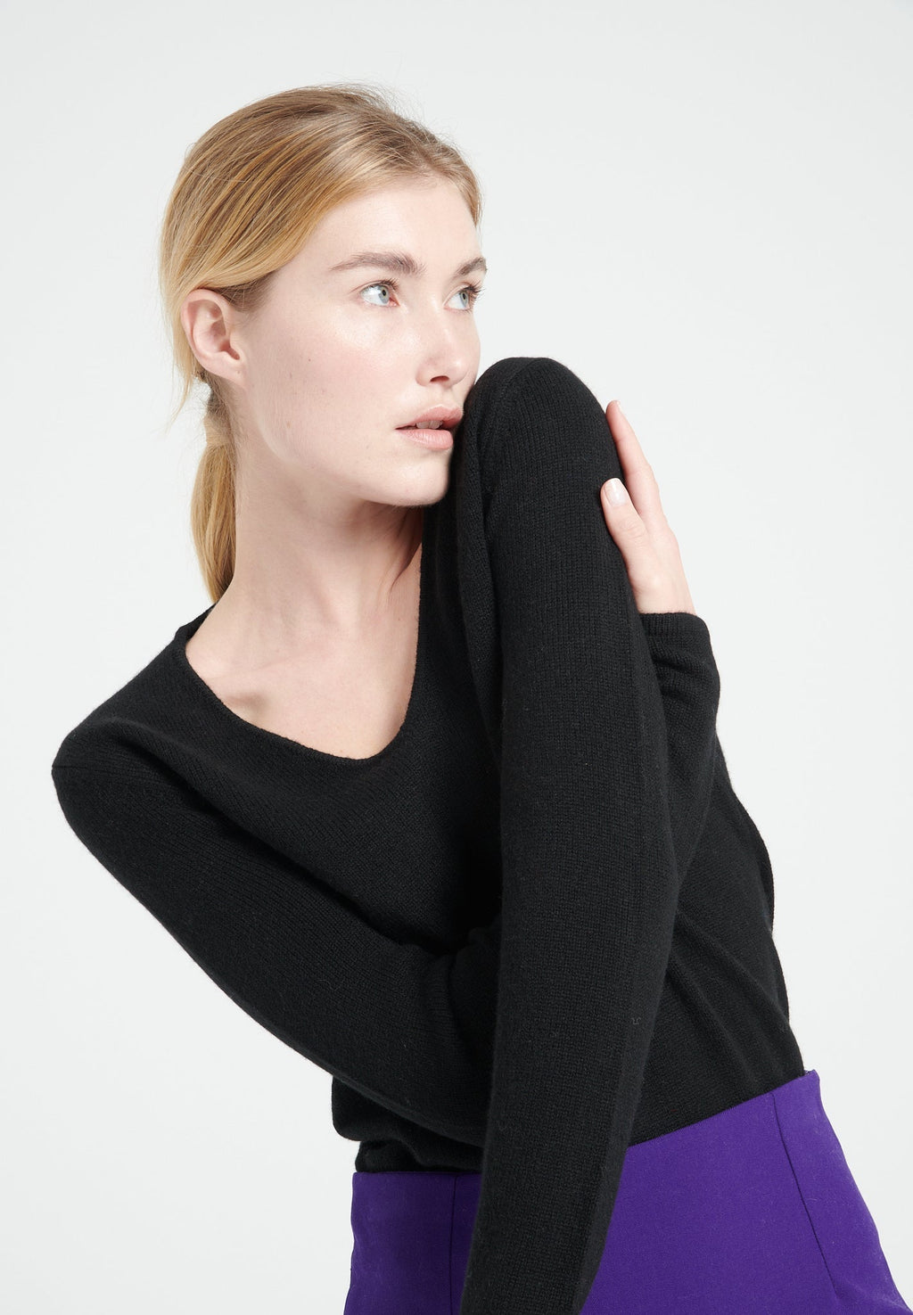 LILLY 20 4-thread cashmere V-neck sweater black