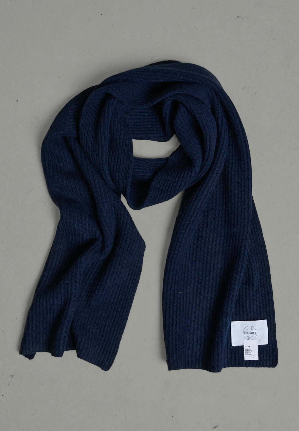 UNI 10 Navy blue cashmere 4-ply English rib scarf