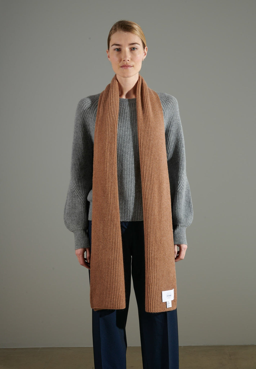 UNI 10 Camel cashmere 4-ply English rib scarf