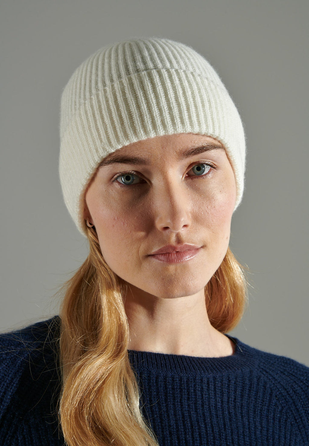 UNI 11 4-thread cashmere English rib beanie in ecru white