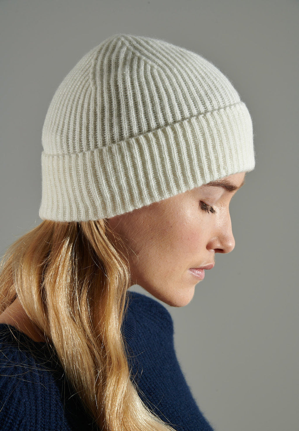 UNI 11 4-thread cashmere English rib beanie in ecru white