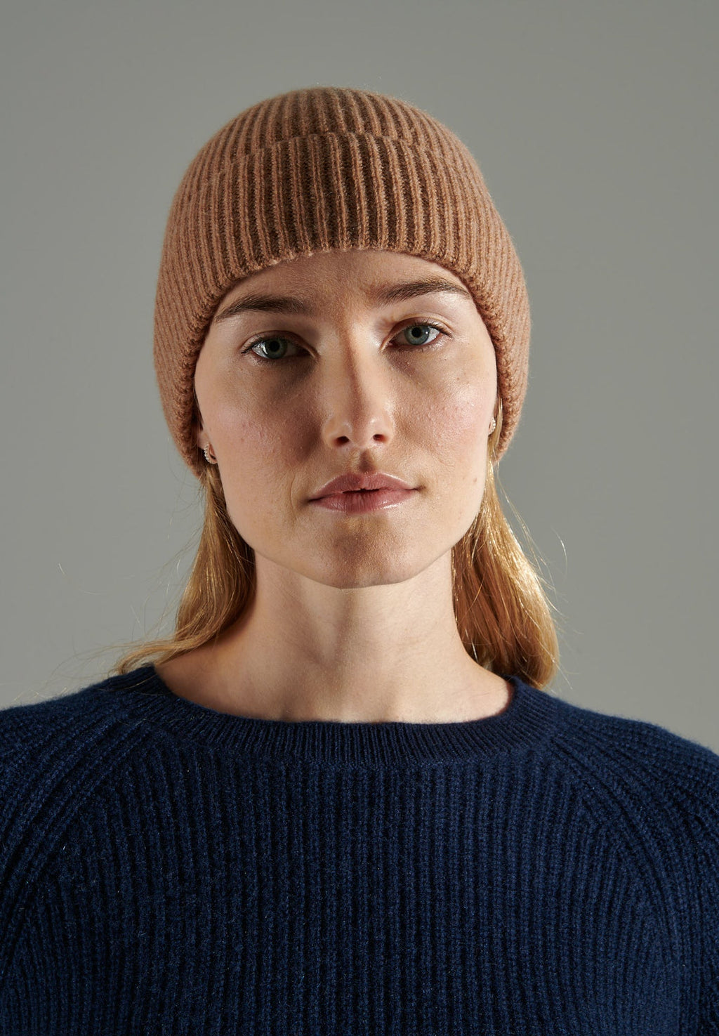 UNI 11 Camel cashmere 4-ply English rib knit hat