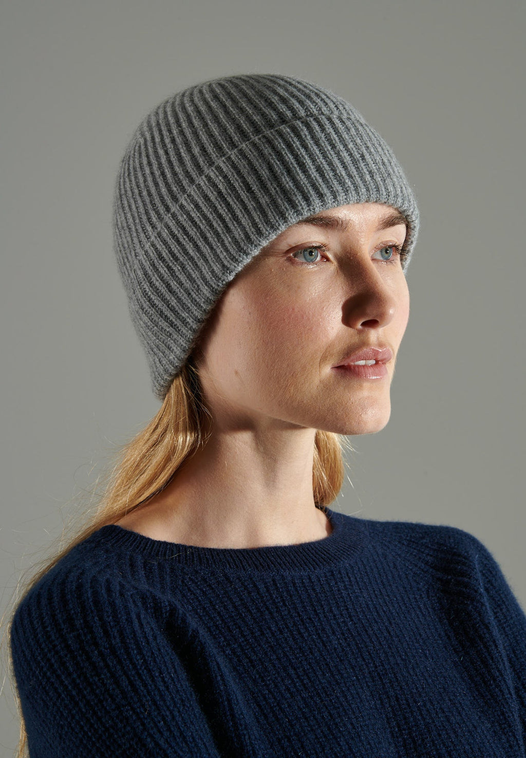 UNI 11 4-thread cashmere English rib beanie in light grey