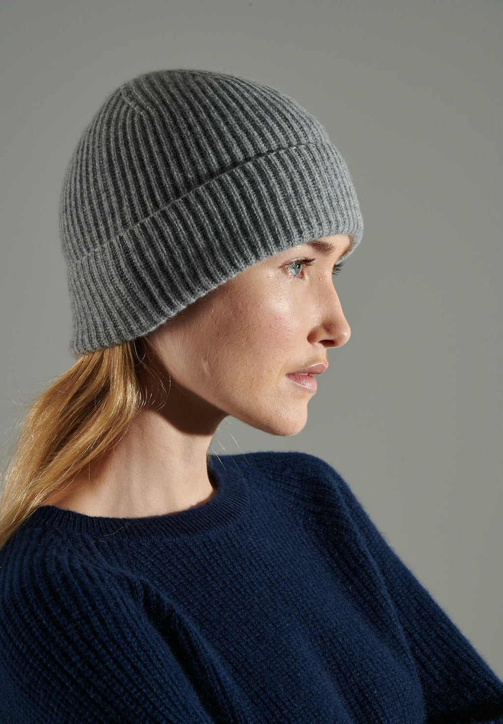 UNI 11 4-thread cashmere English rib beanie in light grey