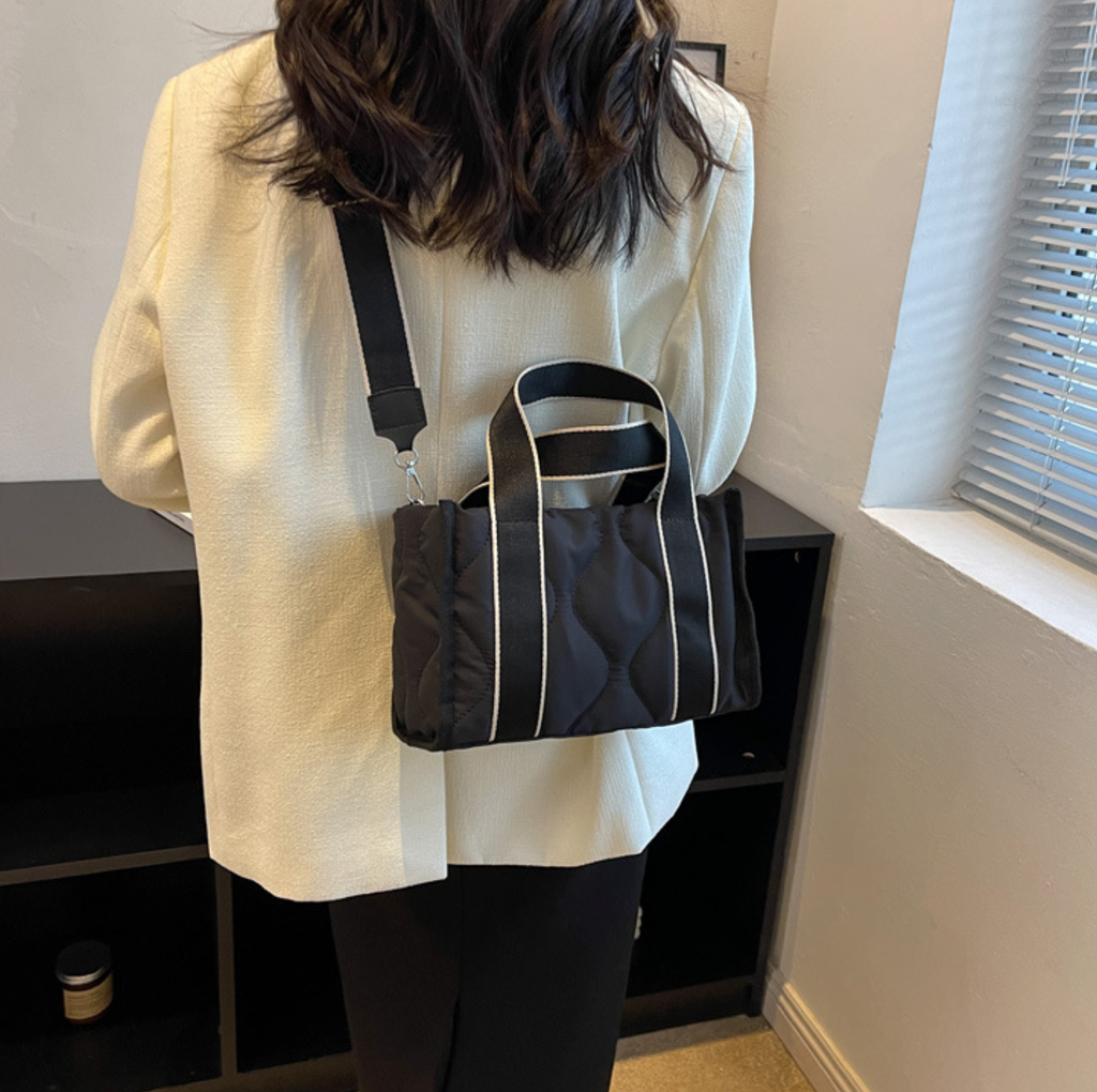 Melinda Embridered Shoulder Bag