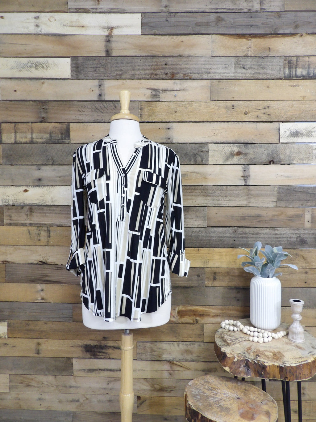 Cocomo Black and White Geometirc Popover With Pleats