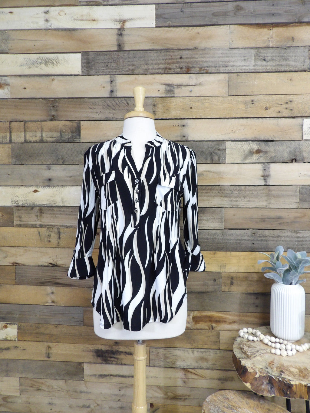 Cocomo White and Black Popover with Pleats